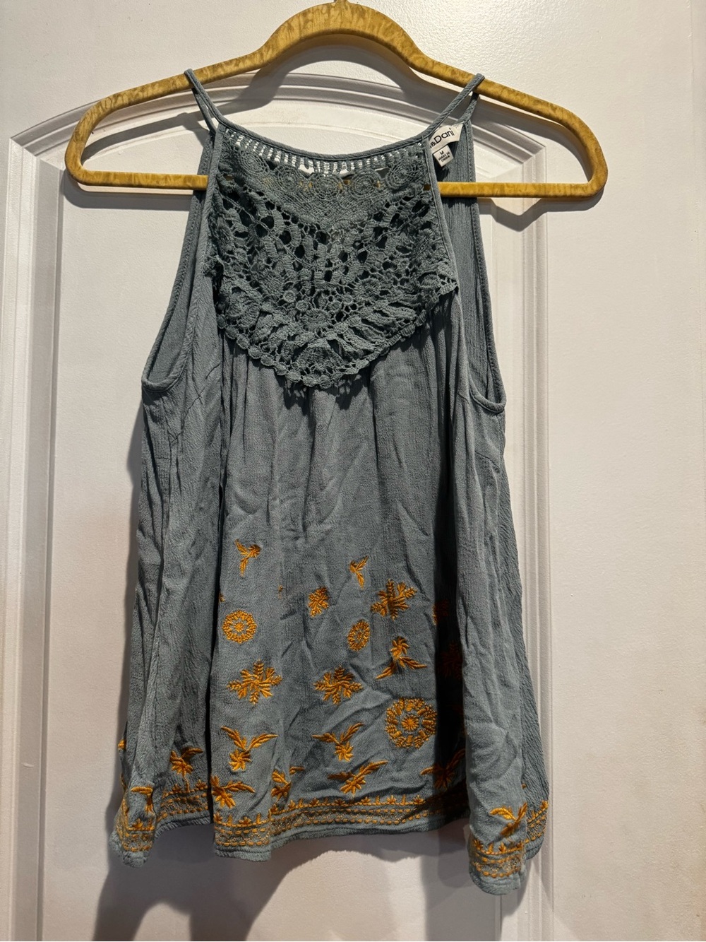 Davi & Dani Medium Boho Embroidered Crochet Lace Tank Top